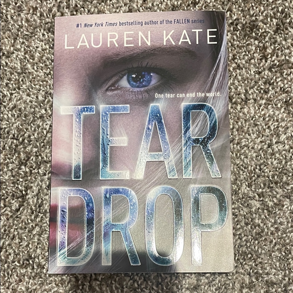 Teardrop by Lauren Kate Book